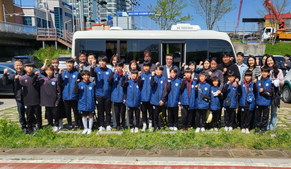 만세보령FC, 중국 연변축구협회장 초청 친선대회 참가 기념사진