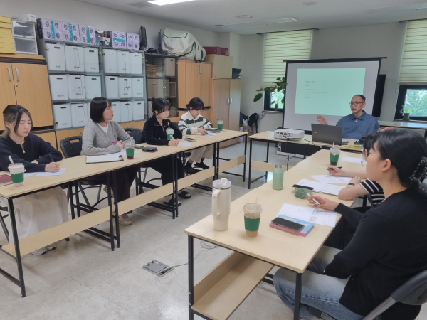 위(Wee) 센터, 전문상담인력 대상 수퍼비전 실시 모습