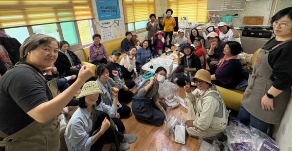 농촌일손돕기 (쉬는시간 현장 모습)