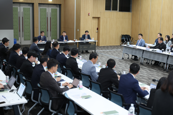 윤석대 사장(사진 가운데)은 회의를 직접 주재하며, 국민 생활과 수질 안전 확보를 위한 선제적 대응의 중요성을 강조했다.