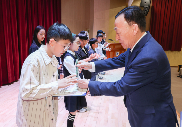 학생발명품경진대회·과학전람회 시상식 및 개관식 개최 모습