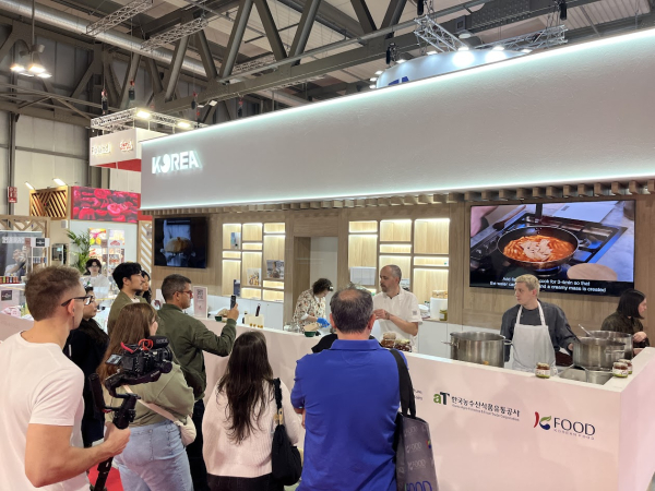한국관 셰프 쿠킹쇼 및 시식행사 모습