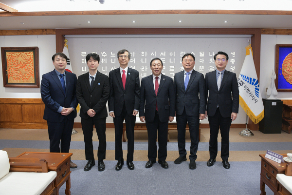 세종, 지방정부 최초 한일중 협력사무국 업무협약식 체결 모습