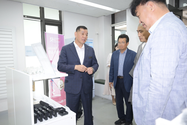 공주시, 한국문화연수원과 관광홍보관 운영 위한 업무협약 체결식 모습