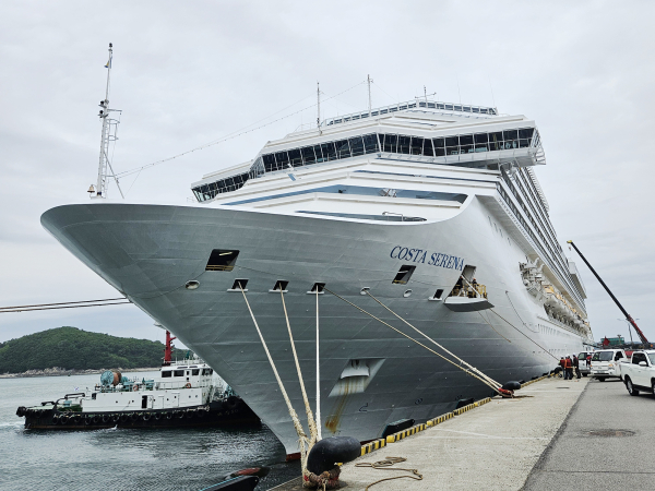 지난 19일 서산 대산항에 입항한 코스타세레나호