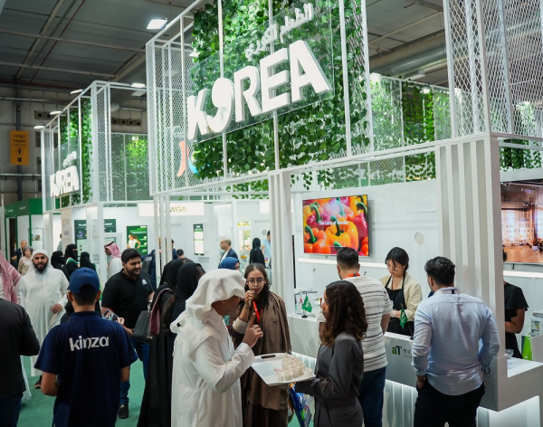 리야드 국제식품박람회 한국관 시식 행사 모습