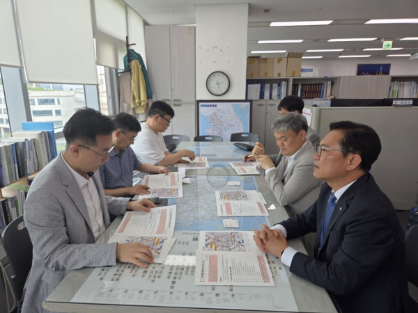 김석필 천안시장 권한대행, 국토교통부 방문해 국비 확보 건의 모습