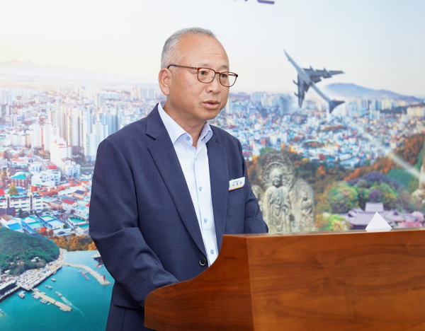 이경우 서산시 농식품유통과장은 5일 시청 브리핑룸에서 기자회견을 열고 올해 6월 열리는 팔봉산 감자축제, 서산6쪽마늘축제에 대해 설명했다.