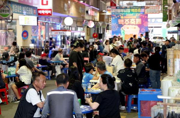 지난 7일 태안동부시장 맥주축제 모습.