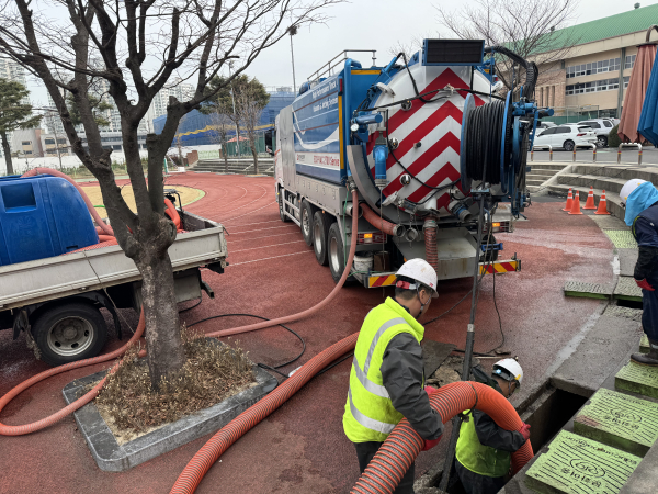 ‘2025년 학교 배수로 정비사업’ 추진 모습