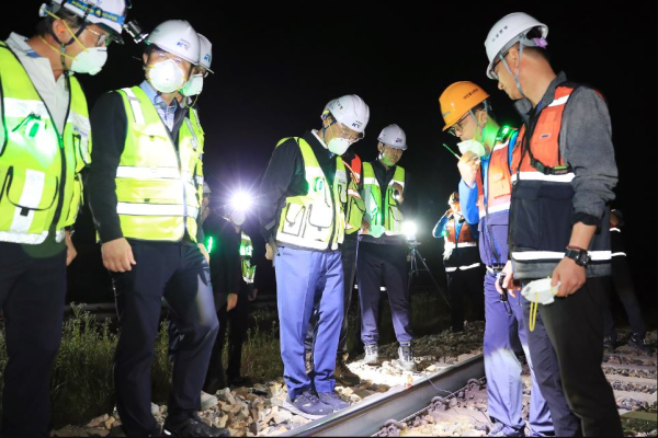이성해 이사장, 철도시설 안전관리 실태 심야 점검 모습