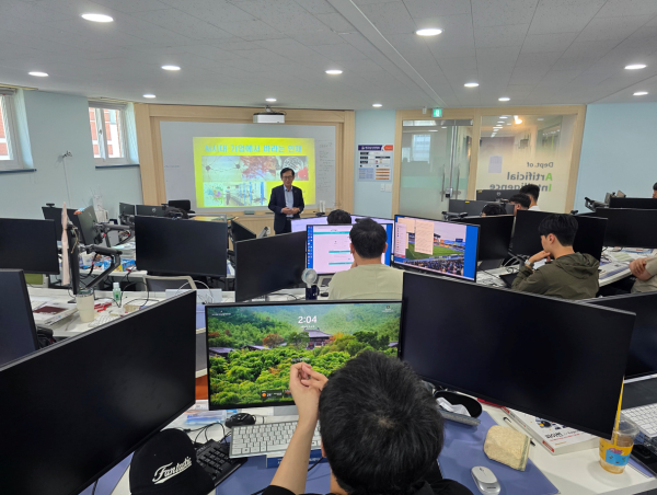 프로티앤씨 박종갑 경영고문을 초청해 특별강연 진행 모습