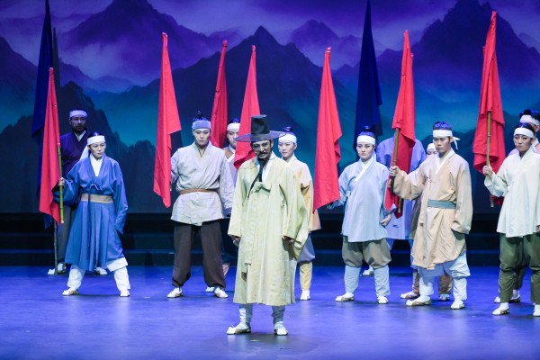 면암 최익현 선생의 정신을 조명한 창작 뮤지컬 ‘마지막 선비’의 한 장면