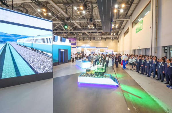 18일, ‘2025 부산국제철도기술산업전’ 국가철도공단 전시 부스 전경