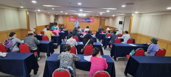 민주평통 아산시협의회, 자문위원 및 북한이탈주민 경주 대표 사진 및 간담회 사진