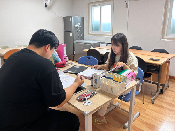 지역아동센터의 운영 실태 확인 장면