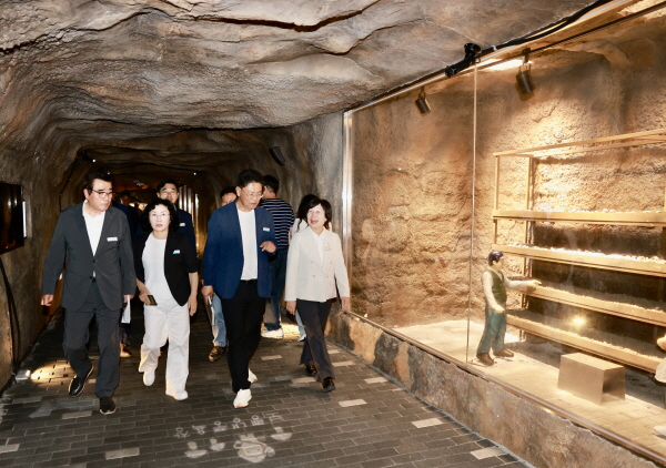 냉풍욕장 개장식 개최 (냉풍욕장 체험 모습)