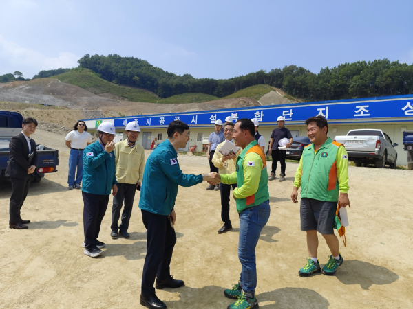 김하균 세종시 행정부시장, 폭염 노출 현장 점검 모습