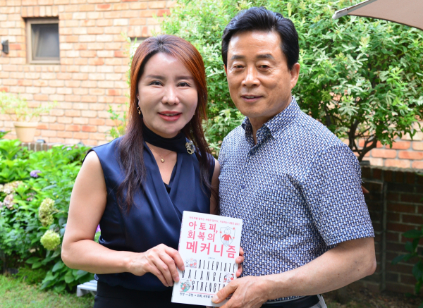 좌로부터 이유진 대표, 김원대 대표