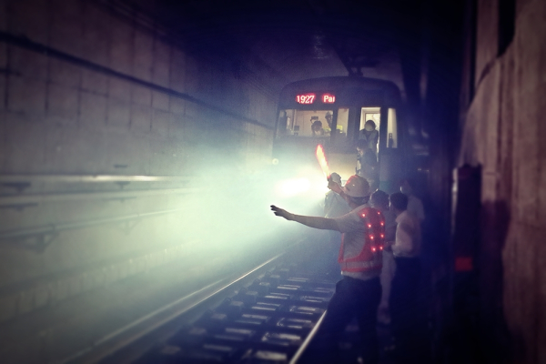 지난 9일, 본선 터널 구간에서 국가 차원의 열차 내 화재 발생 및 터널 내 정차에 대비한 열차 내 화재대응 매뉴얼 개선 훈련을 실시 모습