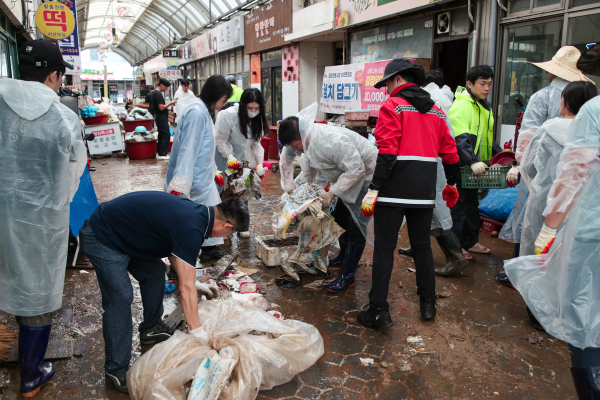 전통시장 피해복구 현장 모습