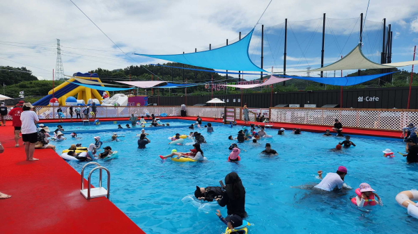 지난 20일 촬영된 여름 테마파크 모습