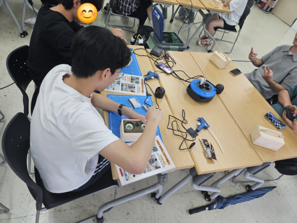 ‘2025년 AI 융합 메이커교육 학교 밖 청소년 연합 캠프’ 운영 모습