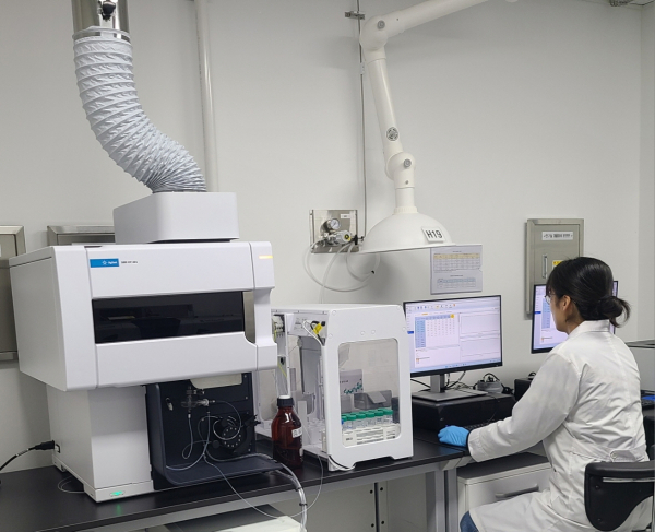 농업환경연구관 종합검정실 기기 분석사진