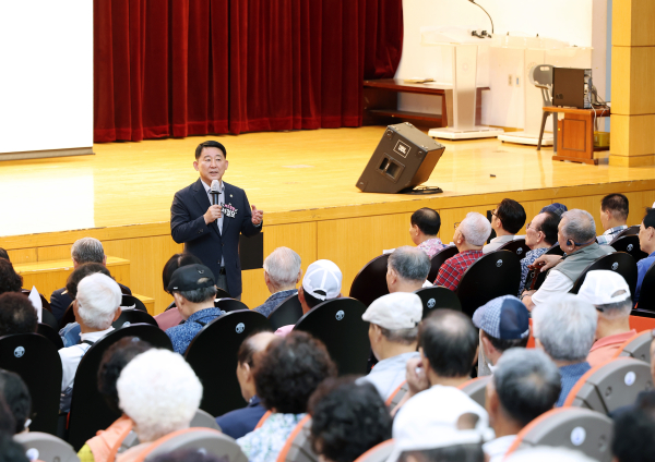 24일 서구 경로당 운영 매뉴얼 교육 장면
