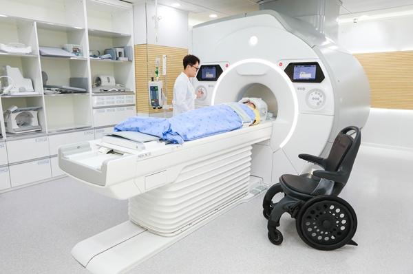 충남대병원 최신형 MRI 모습