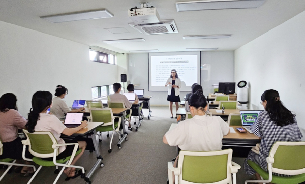 여성커뮤니티센터에서 운영 중인 디지털 역량 강화 교육 사진