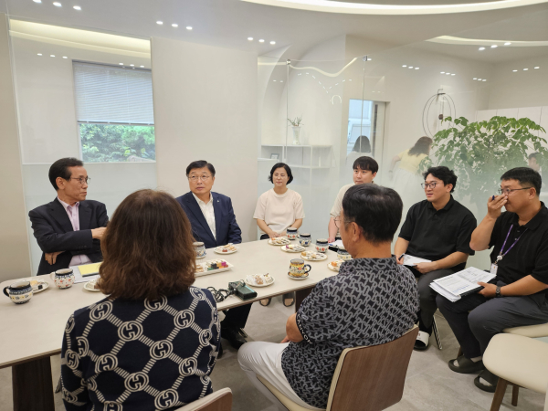 이승원 세종시 경제부시장 주재 기업 현장방문 진행 모습