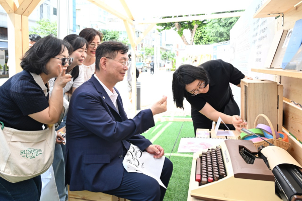 '2025년 북페스티벌’ 선리단길 야외도서관 행사 현장 모습