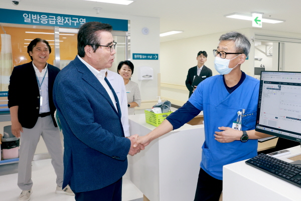 김동일 보령시장, 보령아산병원 지역응급의료센터 격려 방문 모습