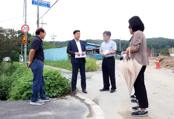 유성구의회 여성용 부의장, 대정동 도로개선공사 추진 현장 방문 모습