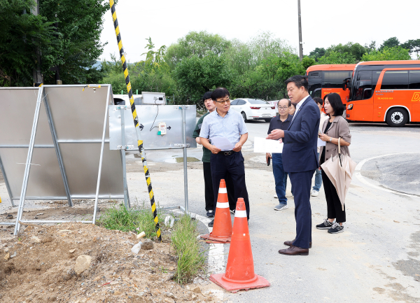 유성구의회 여성용 부의장, 대정동 도로개선공사 추진 현장 방문 모습