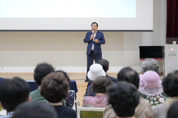 최민호 시장, 시니어클럽과 다섯 번째 찾아가는 현장 소통 행사 진행 모습