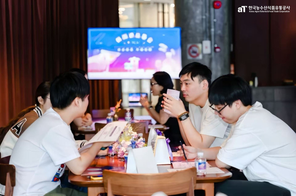 2025 상하이 K-Sool 품평상담회 열띤 상담 현장