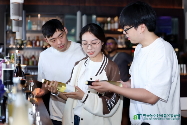 K-Sool 종합전시대에 모여든 현지 호레카 바이어