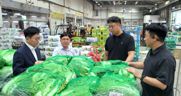 농협 대전본부, 노사대표가 함께 명절 성수품 수급상황 현장 점검 모습