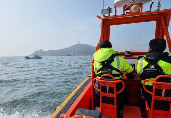 불법어업 지도·단속 모습.