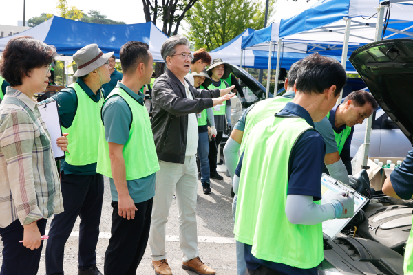 지난 21일 유성구는 추석 맞이 자동차 무상 점검 행사를 개최했다.
