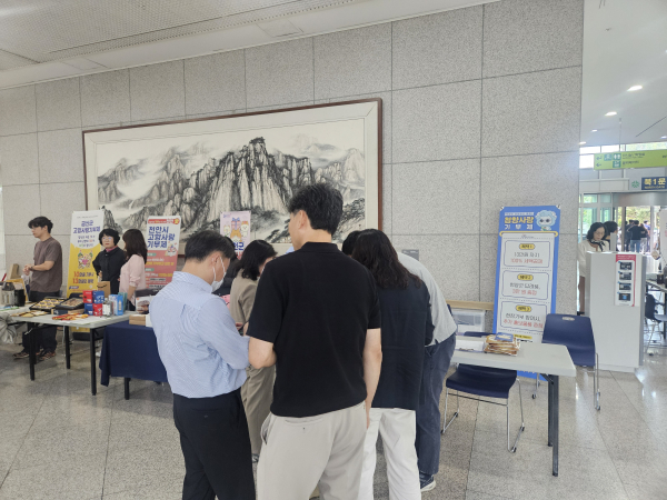 지난 9월 30일, 대전시청을 방문해 청양군 고향사랑기부제 홍보 부스를 운영하고 있다.