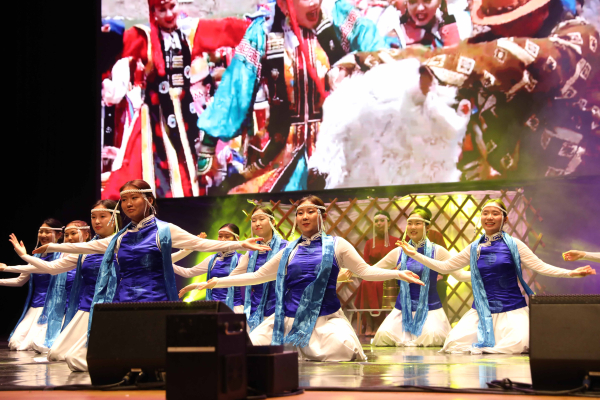 솔브릿지국제경영대학의 컬처데이(Culture Day) 축제 공연 모습
