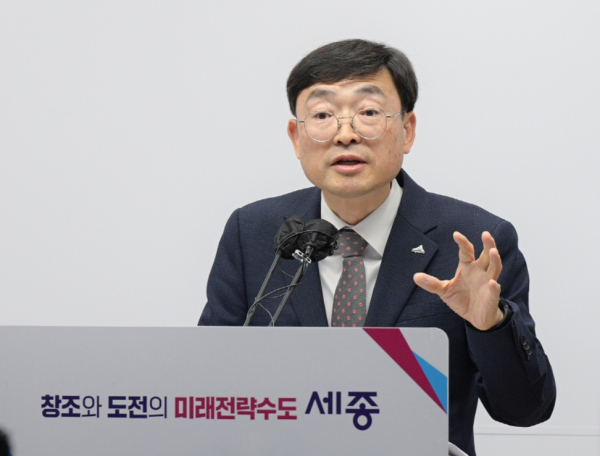 브리핑하는 김하균 세종시 행정부시장