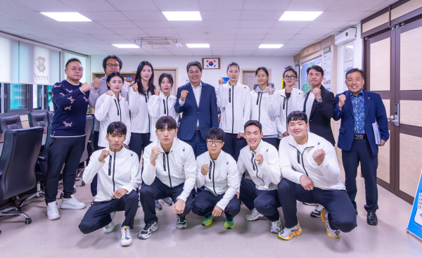 지난 14일, 청양군 직장운동경기부 선수단이 전국체전 출정식을 진행하고 있다.