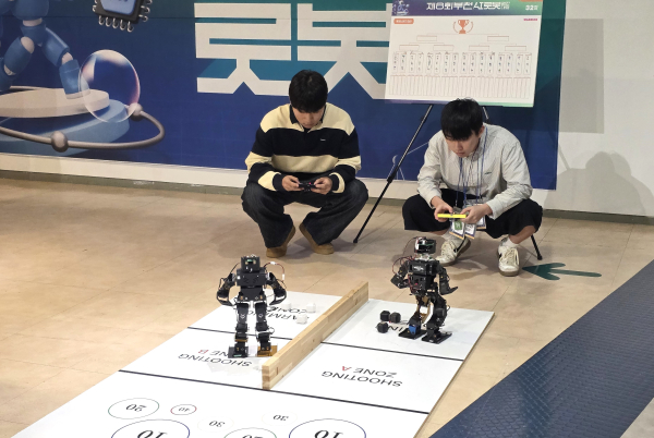 대상 수상 학생 경기 모습 (우측 :상명대 대상 수상자)