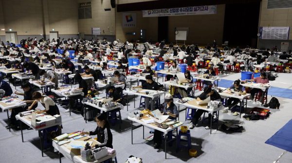17일 국립한밭대학교 산업디자인학과와 시각․영상디자인학과 실기우수자 전형에 지원한 수험생들이 ‘2026학년도 신입생 수시모집 실기고사’를 치르고 있다.
