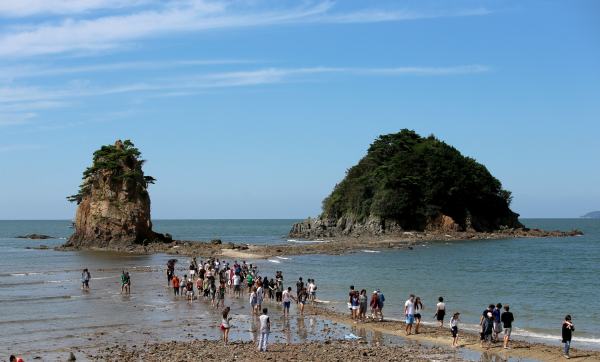 할미 할아비 바위 (사고 전, 왼쪽이 할아비바위)