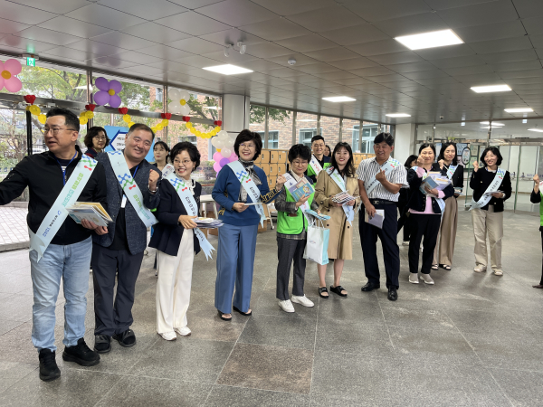 21일, 대전노은고등학교에서 ‘하굣길 마약 예방 캠페인’ 진행 모습